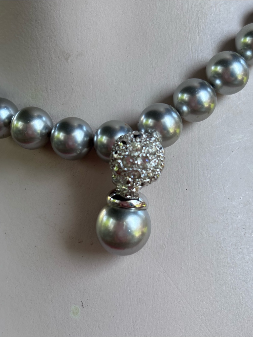 Vintage Grey Faux Pearl Necklace | Perlas Eleginda Pearl Pendant Necklace - Picture 4 of 11